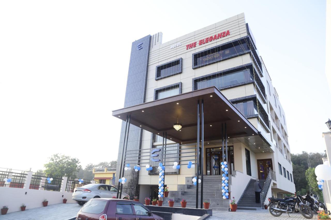 Hotel The Eleganza Jhājra Esterno foto